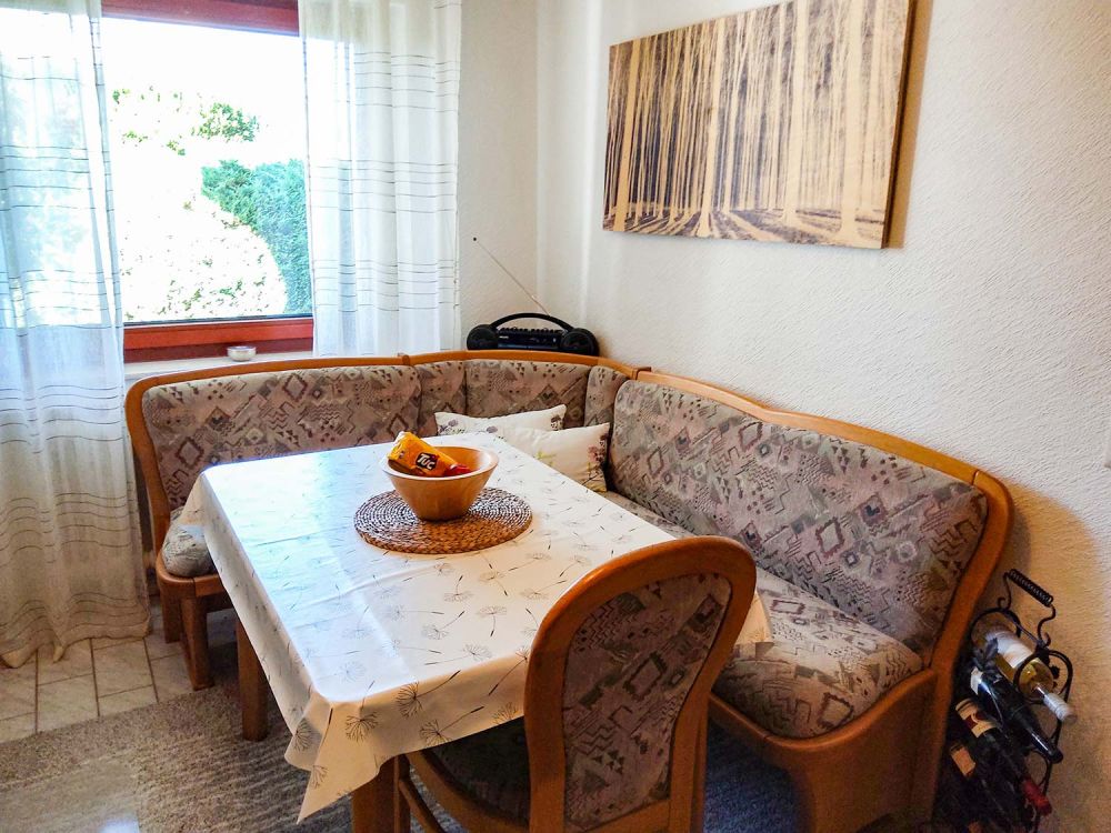 Blick in die Küche der Ferienwohnung in Mosbach