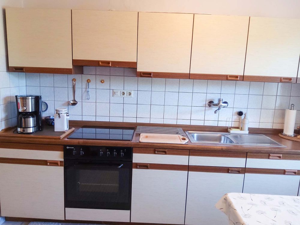Blick in die Küche der Ferienwohnung in Mosbach
